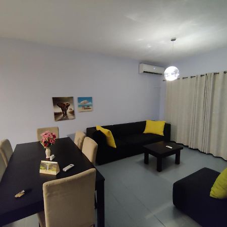 Ashiana Oceanside Apartment Flic-en-Flacq Esterno foto