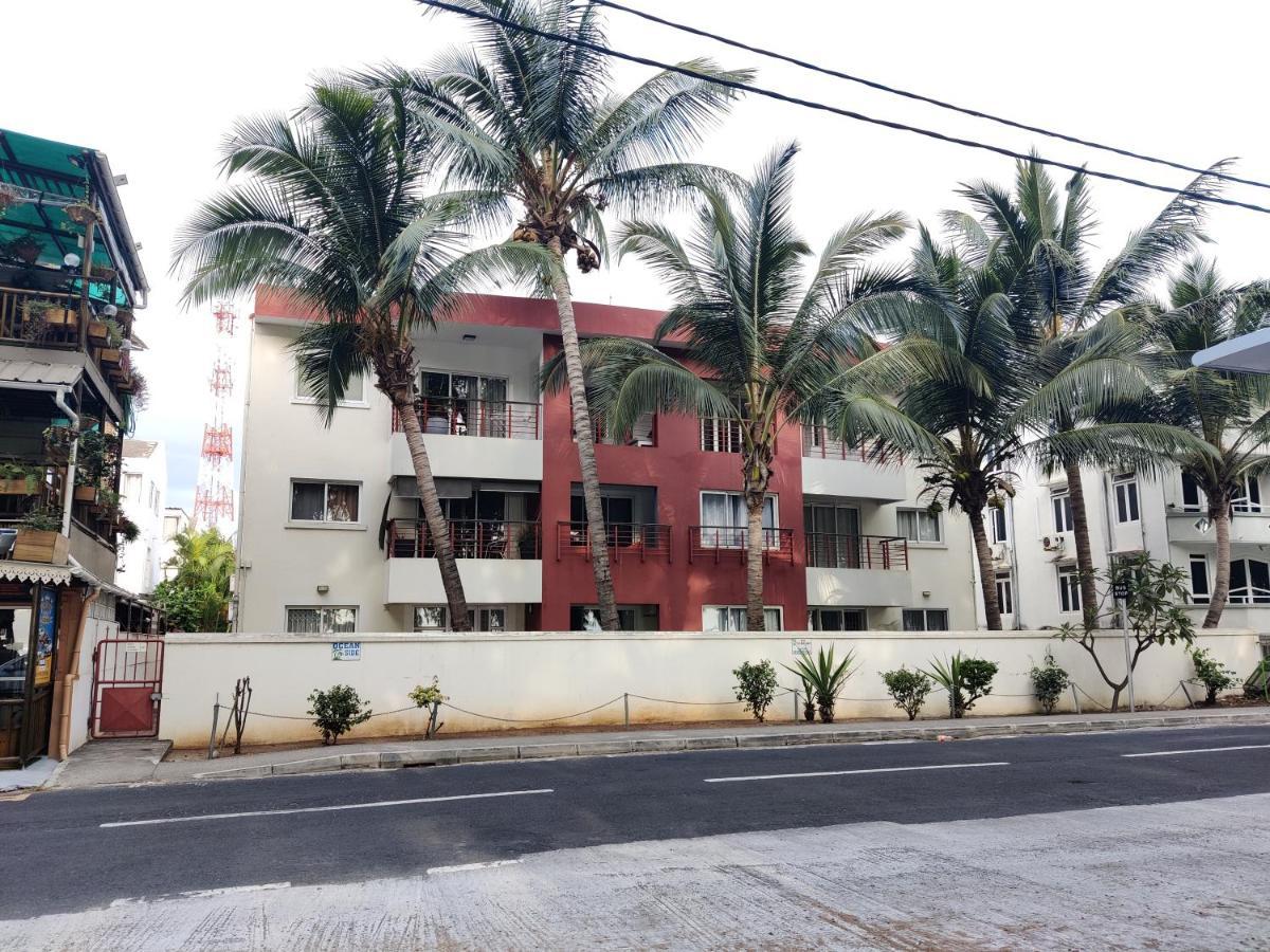 Ashiana Oceanside Apartment Flic-en-Flacq Esterno foto